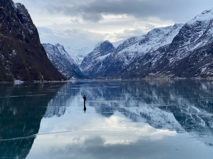 Fra filmen Songs of Earth